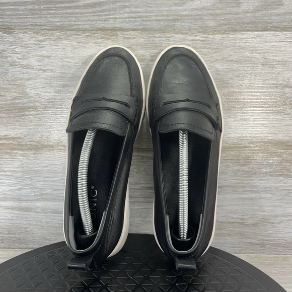 Vionic Uptown Black Leather Women’s Loafers 7 - Picture 6 of 9